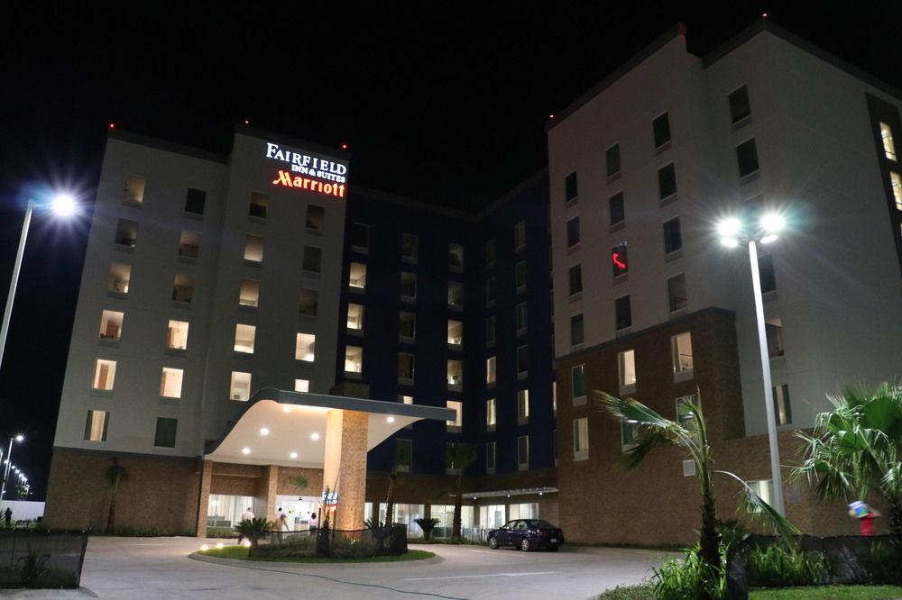 Fairfield Inn & Suites By Marriott Коацакоалькос Экстерьер фото