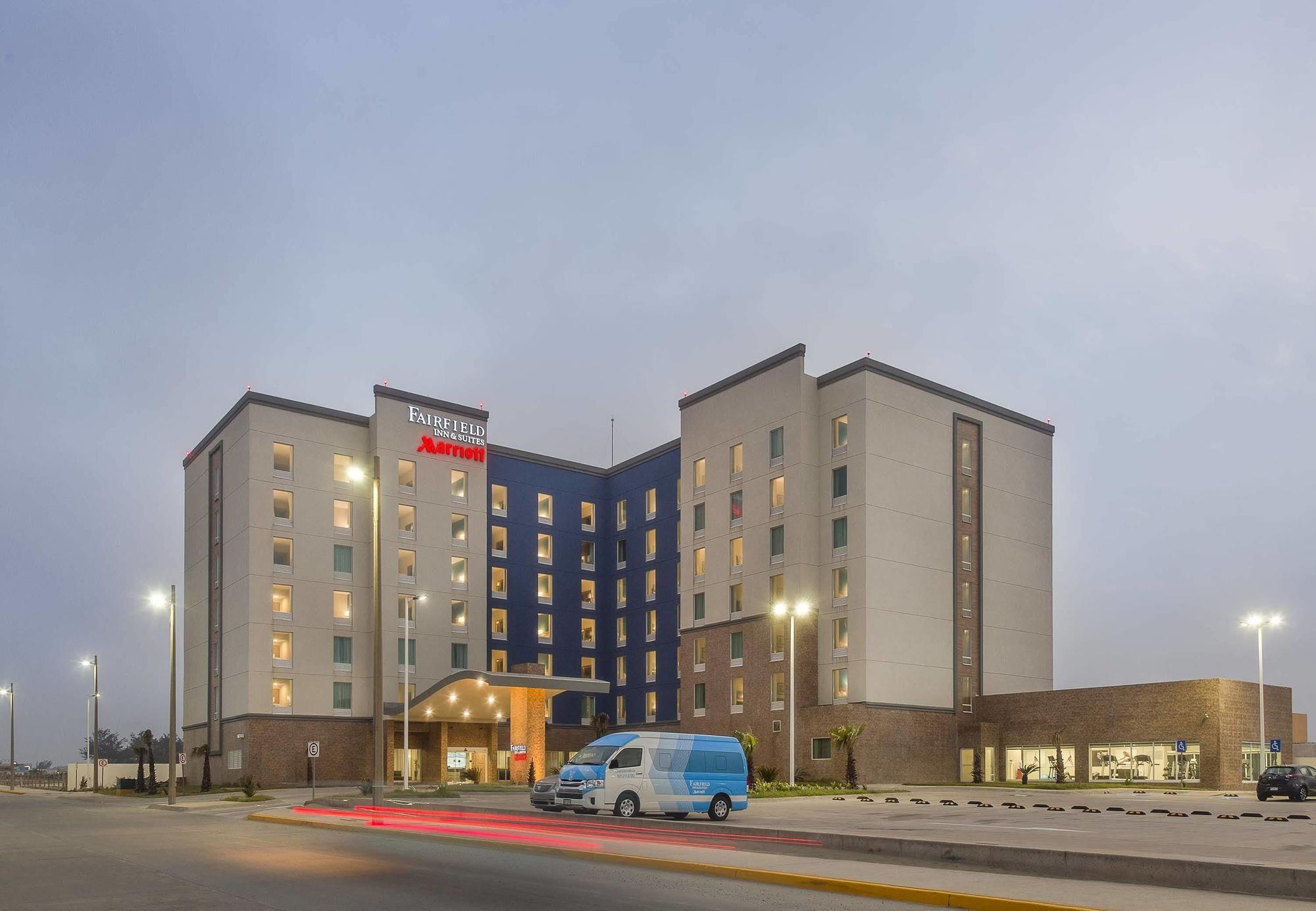 Fairfield Inn & Suites By Marriott Коацакоалькос Экстерьер фото